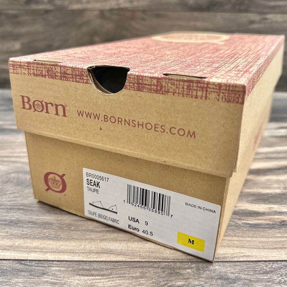 NIB Born Seak Slip On Comfort Flat Sandal Open Toe Closed Heel Taupe Fabric 9M - Picture 13 of 15